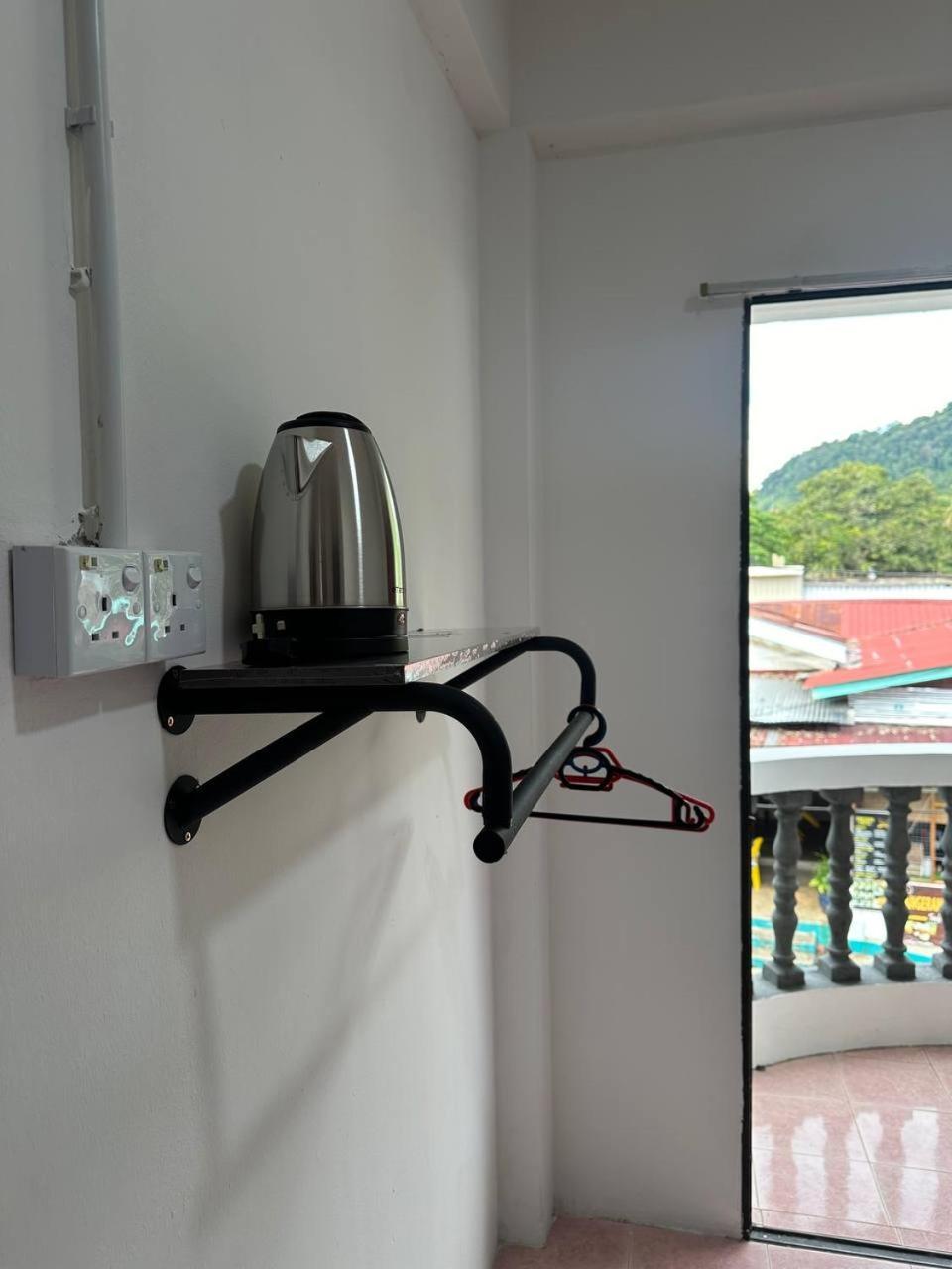 Teresek View Motel Kuala Tahan Luaran gambar