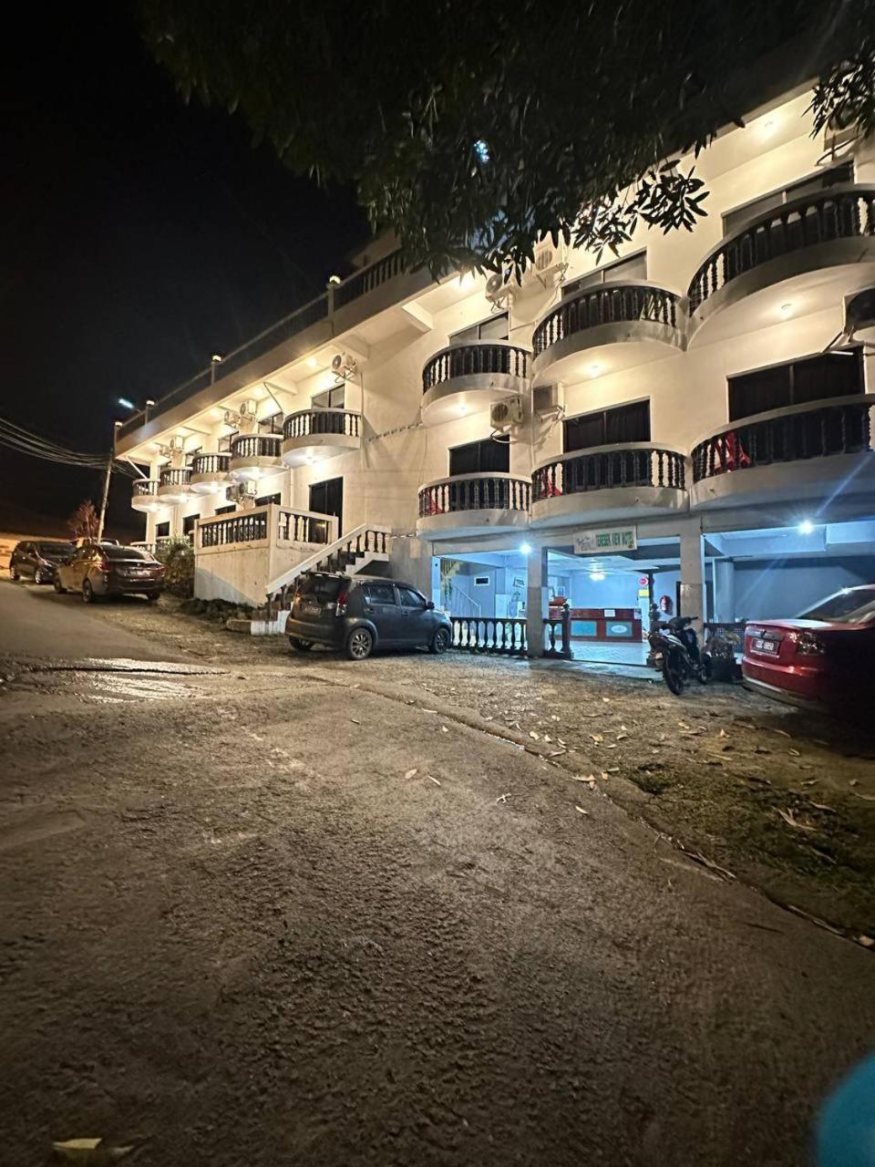 Teresek View Motel Kuala Tahan Luaran gambar