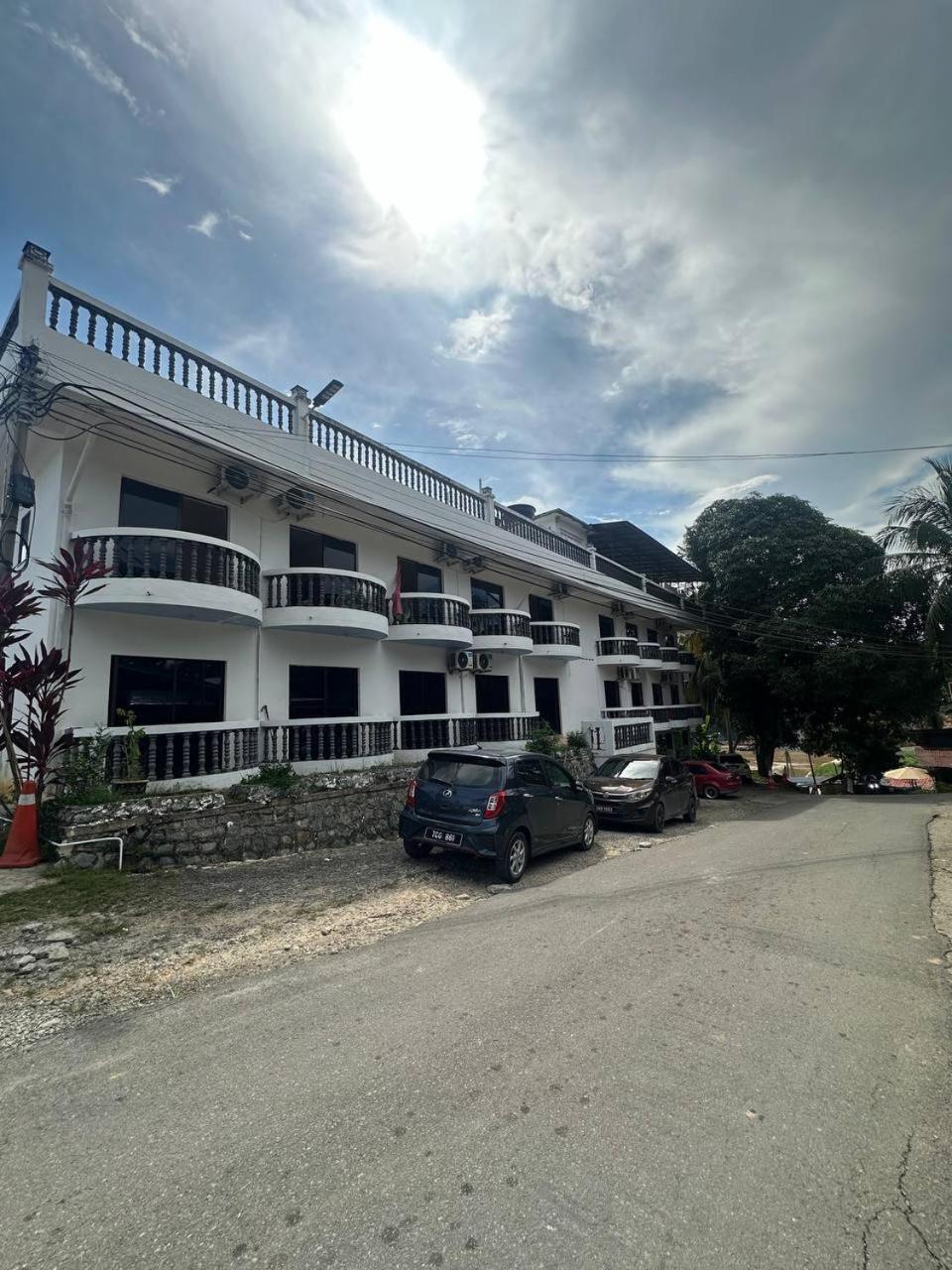 Teresek View Motel Kuala Tahan Luaran gambar