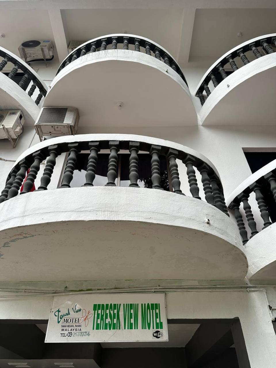 Teresek View Motel Kuala Tahan Luaran gambar