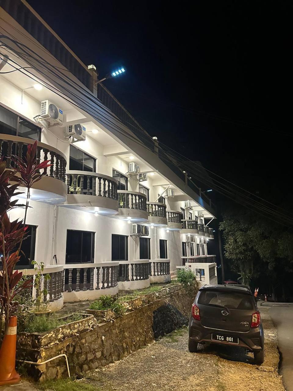 Teresek View Motel Kuala Tahan Luaran gambar
